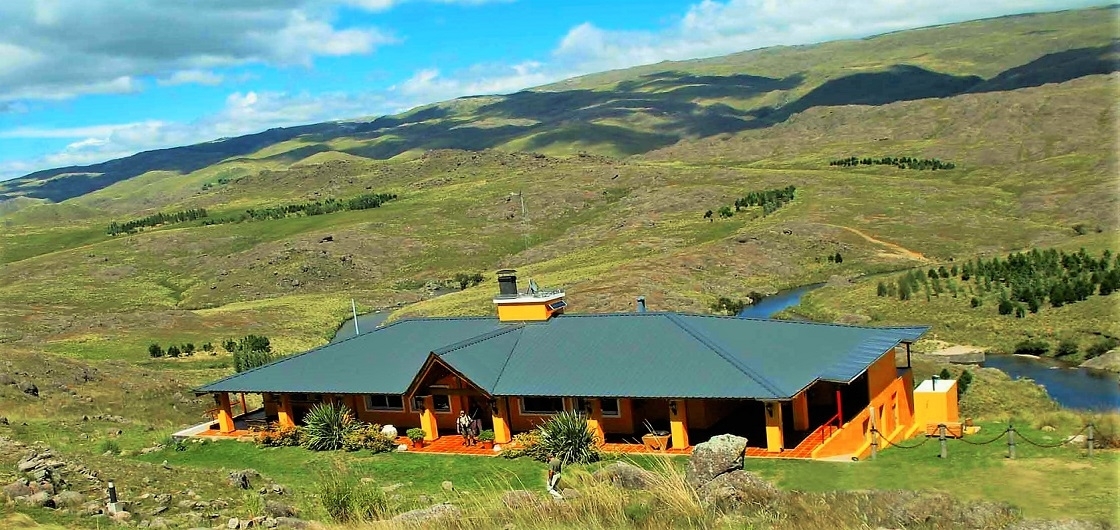 21_luxury-hunting-lodge-argentina-4.jpg